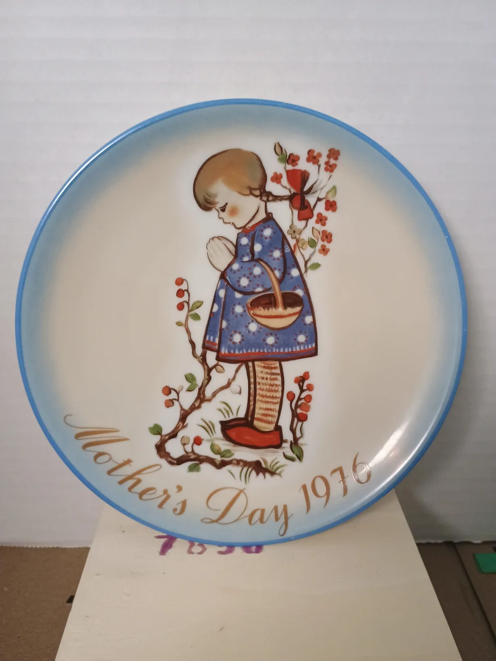 Sister Bertha Hummel Devotion for Mother Mother's Day Plate